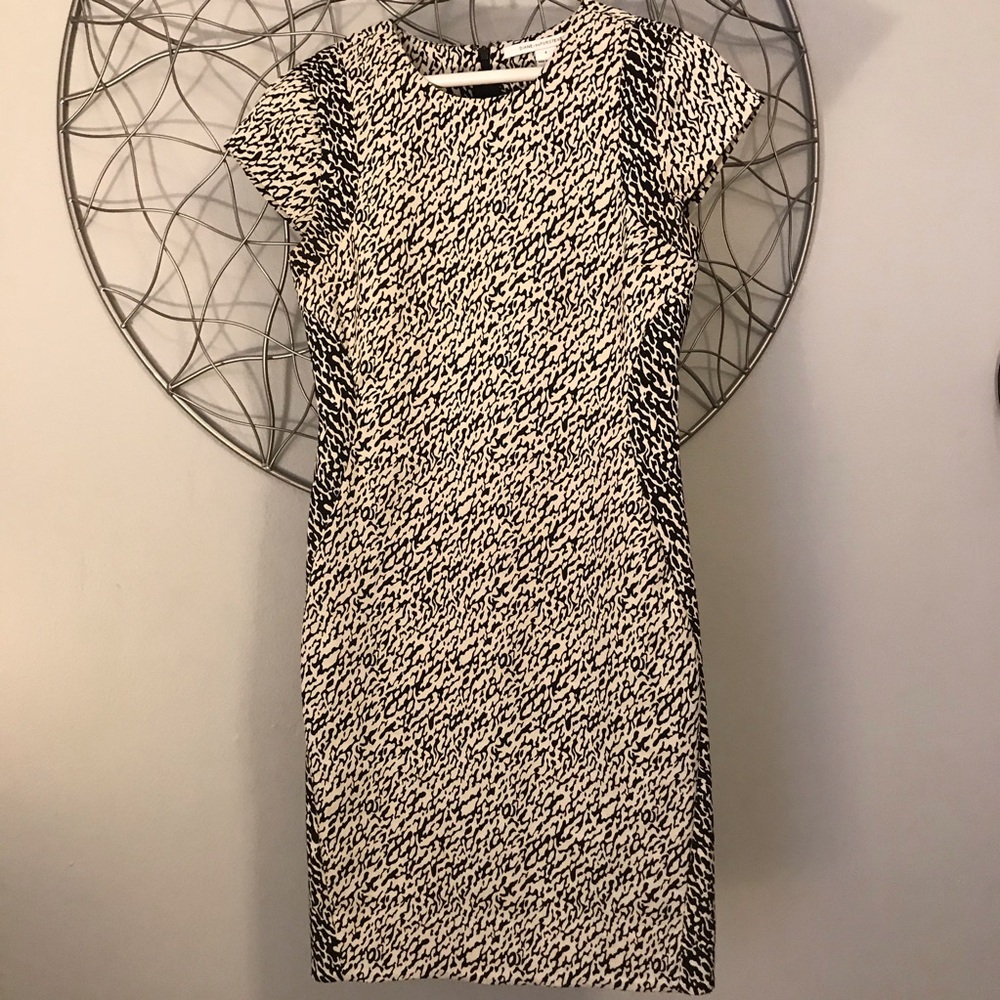 DVF black and white fitted sheath dress